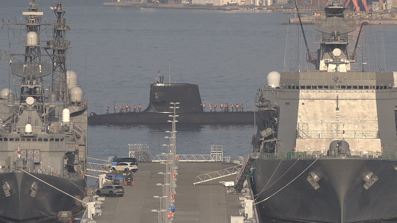 2026海上自衛隊呉基地空母KAGA「1月18日（日）空母KAGAさんは横須賀遠征中。ヒマな呉基地と思いきや？」そうりゅう型出港②
