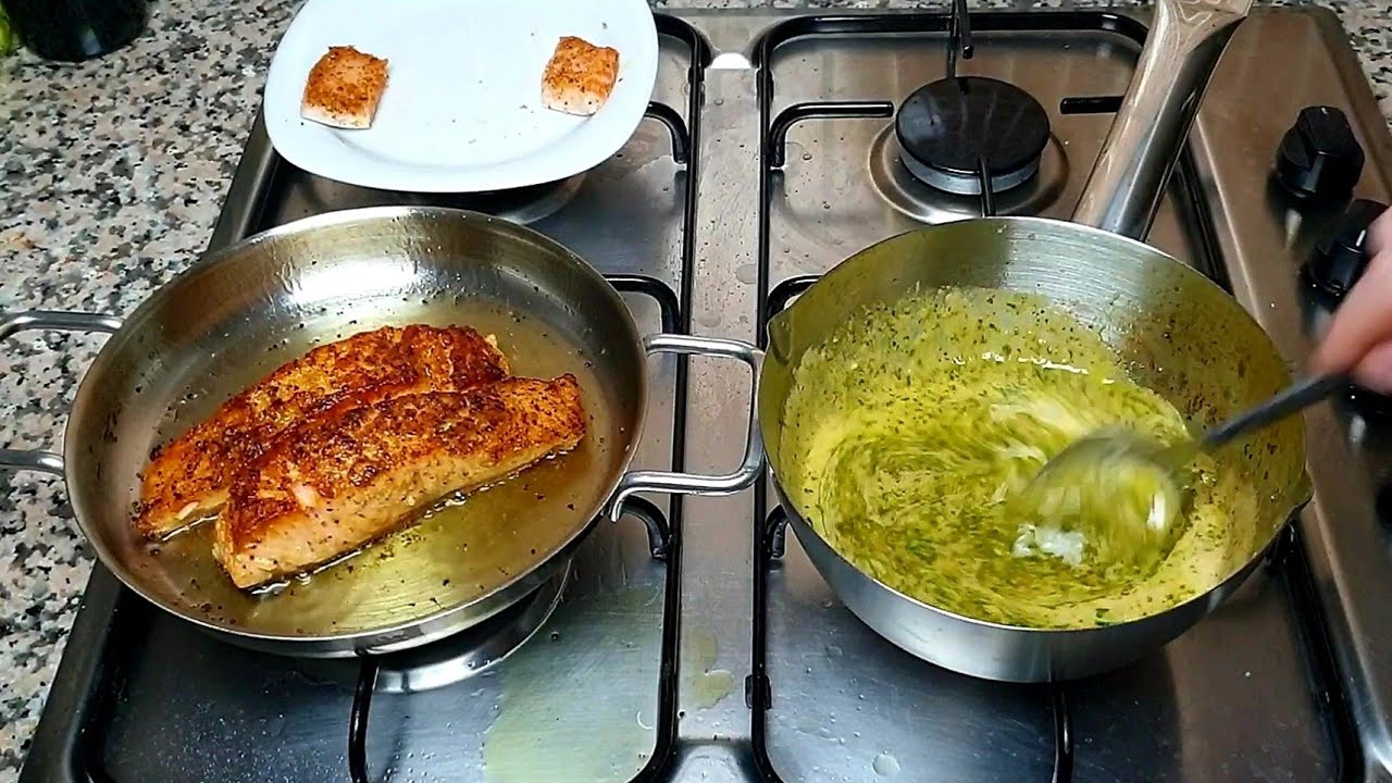 Baharatlı Somon Balığı limon tereyağ sosu ile birlikte 10 dakikada hazır !