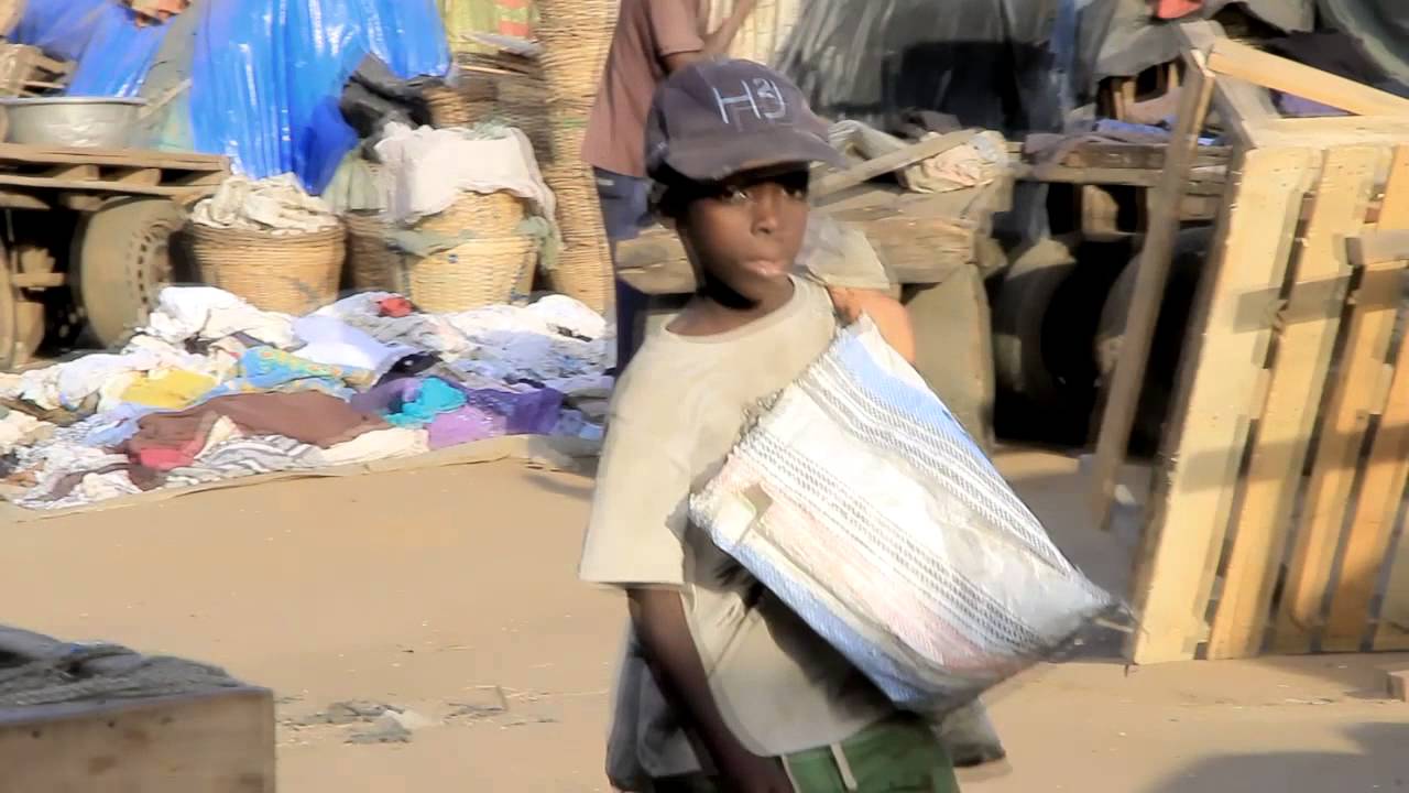 JAMES TOGBE 'UN ENFANT UN AVENIR' (Clip Officiel)