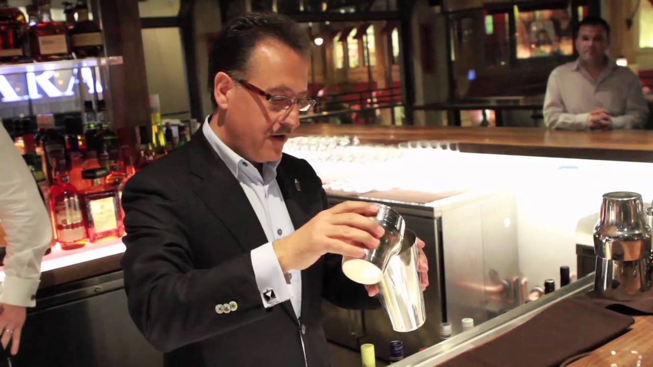 Salvatore 'The Maestro' Calabrese making the Breakfast Martini at Mixology 101
