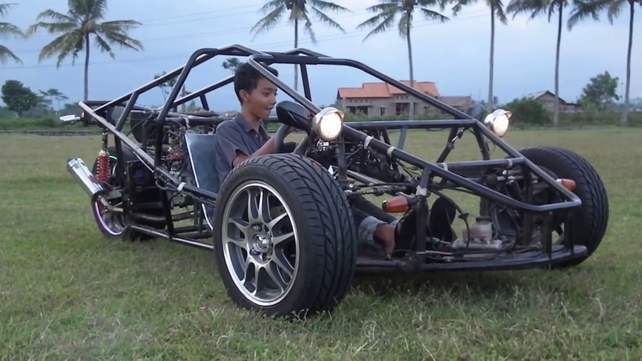 T-Rex Three Wheeled Motorcycle Test Drive Zoom In - Replica Indonesia
