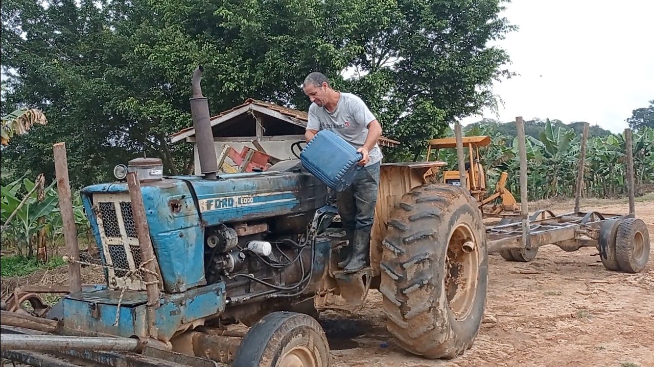 Cortando madeira e transportando com o ferruginha 🚜