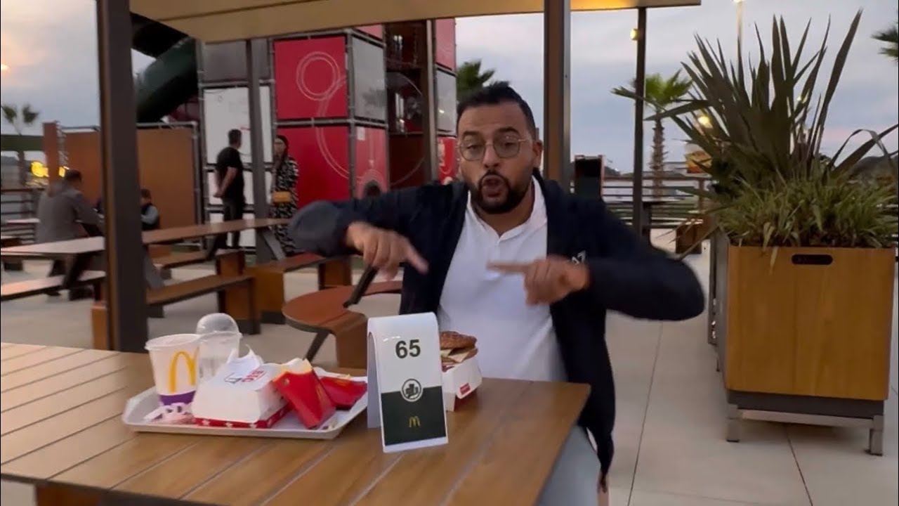 قرب مكدونالز في دار بوعزة 😱65مليون سنتيم مع مسبح و قاعة رياضة ⚽️ 😍0662215013. 0668743247