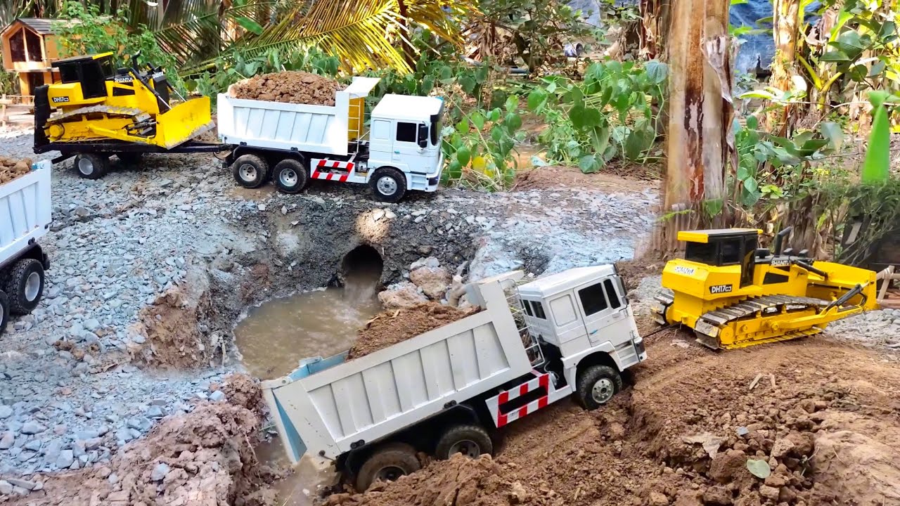 Incredible RC Dump Truck Hauling Soil to Fill a Pit Landslide Rescue by RC SHANTUI Dozer!