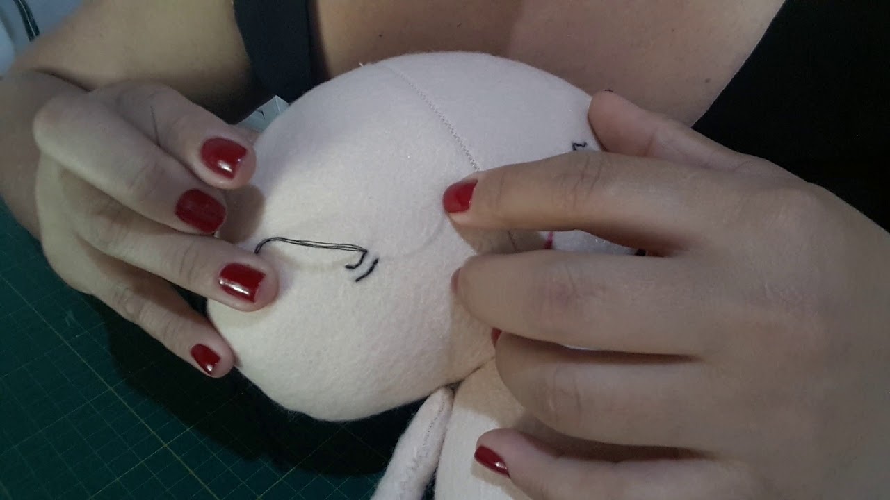 Bordando olhos e bocas com a cabeça já cheia