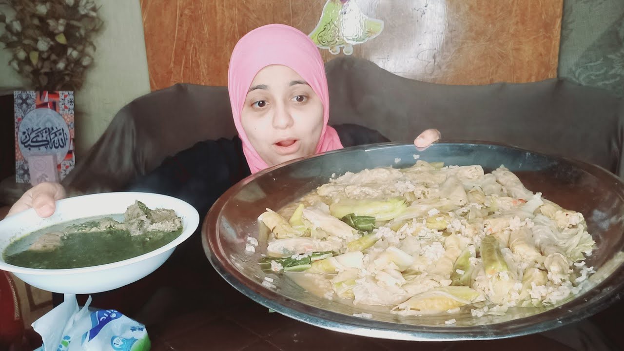 تحدي اكل المحشي الكرنب الملفوف والملوخيه الخضرا مع اللحمه صنيه كبيره اوي