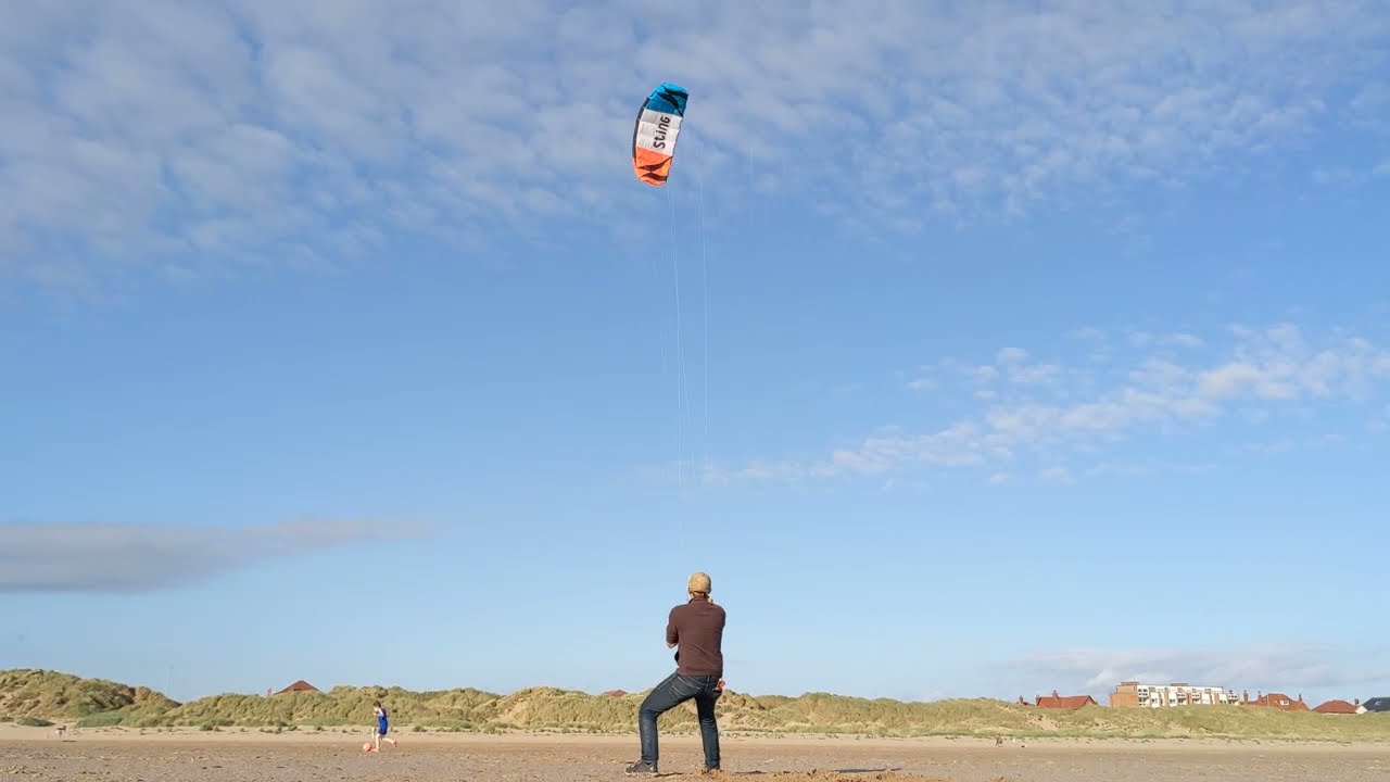 Flexifoil Sting power kite. 8-10mph wind. Lytham St Anne's.
