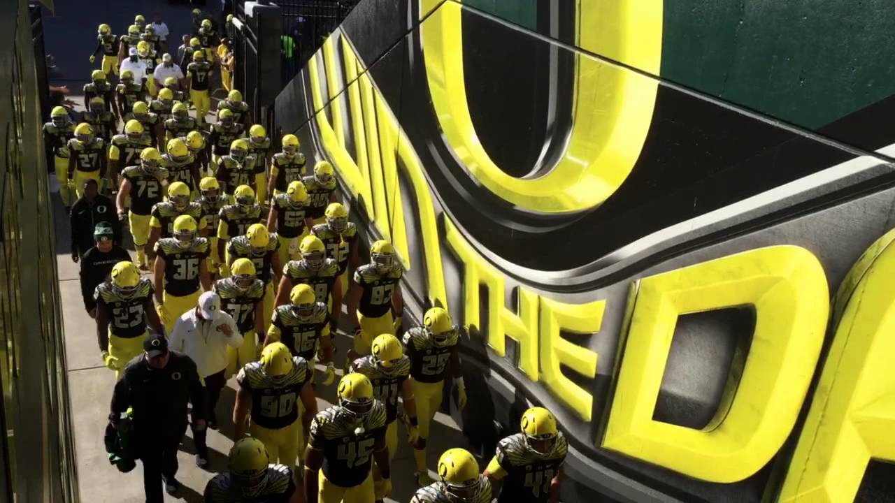 Oregon Ducks football team takes field against Eastern Washington