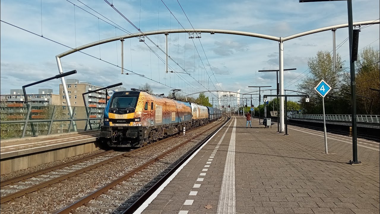 LTE/NIAG 2019 316 + LTE/NIAG 2019 320 (opz) (PRIMEUR?) met Duisburg kolentrein langs Zwijndrecht