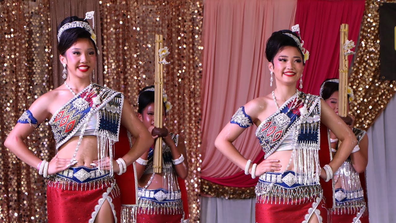 Ntxhais Tsheej Haj / Hmong Dancing
