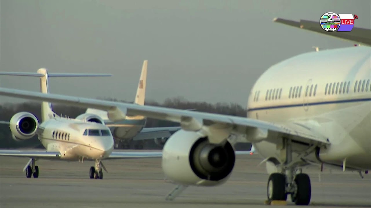 🔴 ПРЯМОЙ ЭФИР:  Прямо сейчас: Трамп вылетает во Флориду