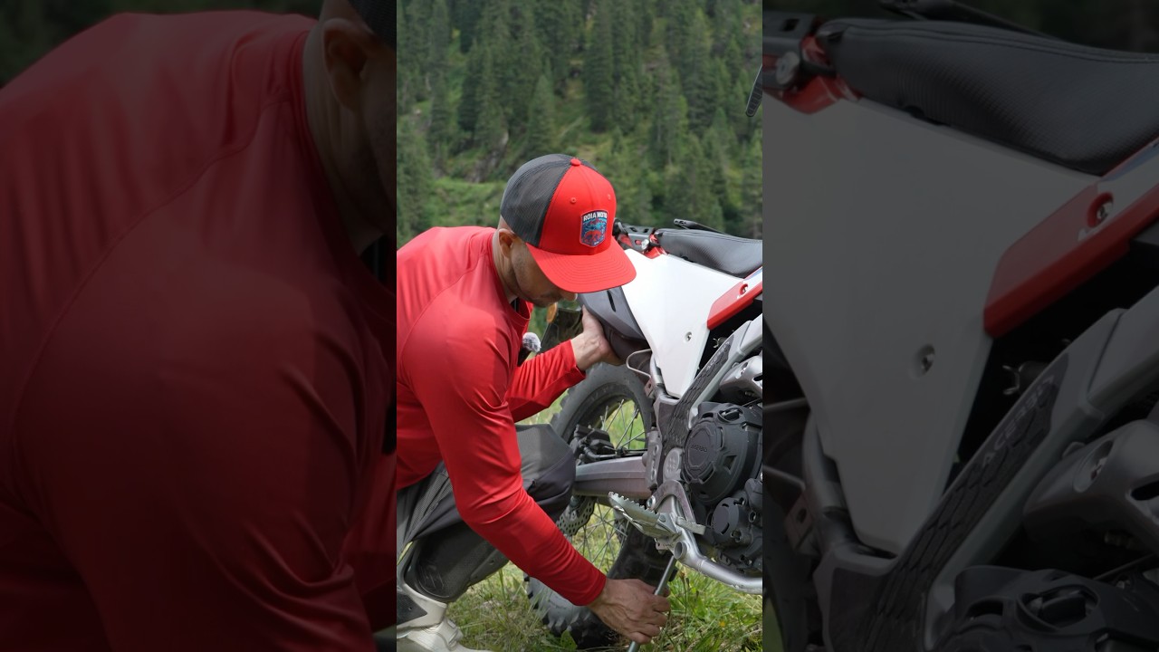 Roia Moto Motorcycle Trail Jack now available at Roia moto.com #adventuremotorcycle #roiamoto