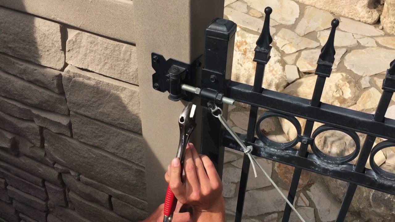 How to Adjust an Iron Gate