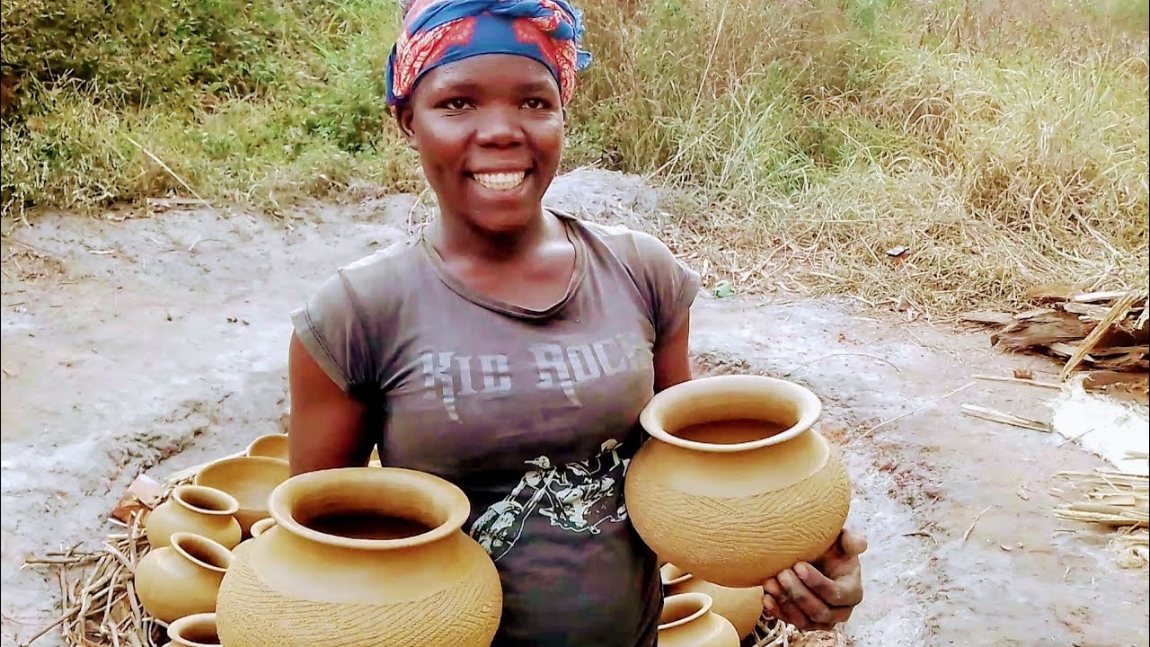 African village woman's lifestyle//moulding pots!#Africa #uganda #northern #gulu