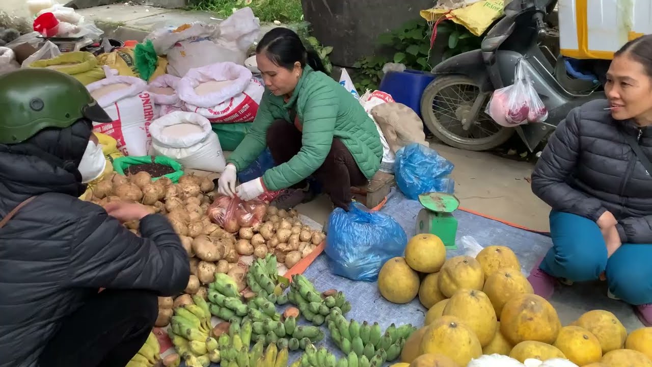 A morning market in Bac Ha, Lao Cai, Vietnam is incredibly impressive.
