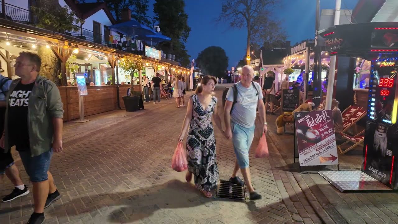 Rowy nocą w centrum - Zobacz co się tu dzieje | Lato 2025 [4K]