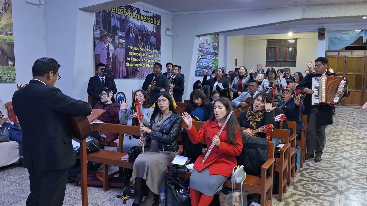 IMPP - Coro Arica Norte cantando la alabanza " Te Mereces Toda Gloria"