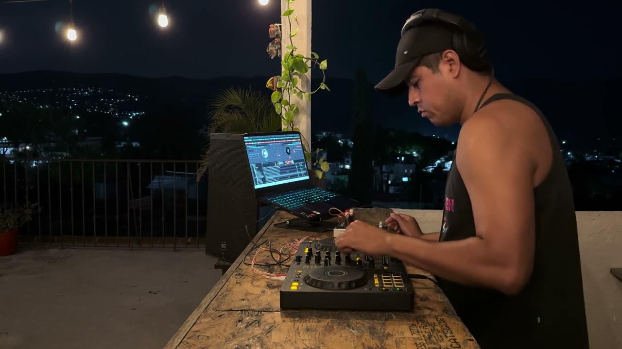 #reggaeton   reggaeton viejito y algo más #relámpagos #rooftop 
