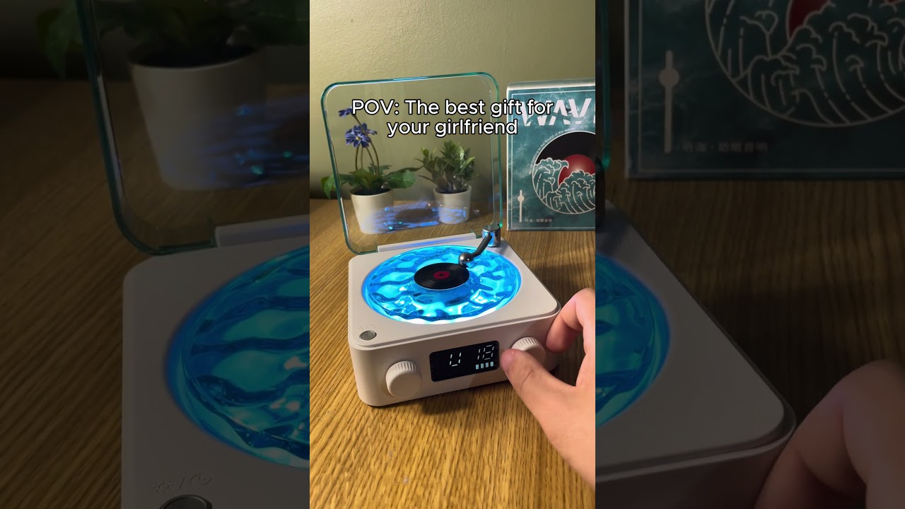 This is the best gift for you girlfriend/boyfriend! #couple #gift #asthetic #vinyl #speaker #light