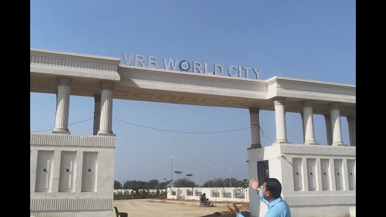Ajmer Road par Mahindra SEZ ke kareeb . Safe investment aur future growth ke liye best choice