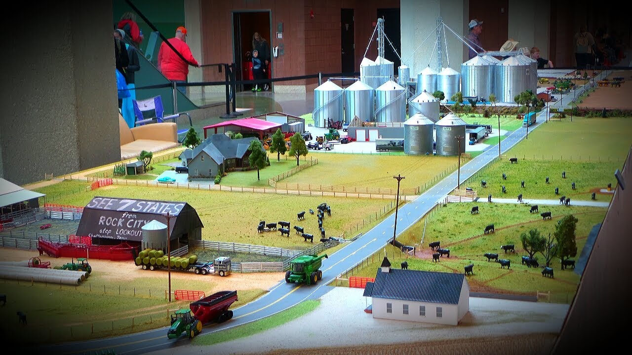 HUGE Farm toy diorama AMERICAN DREAM at National Farm Machinery Show Louisville KY