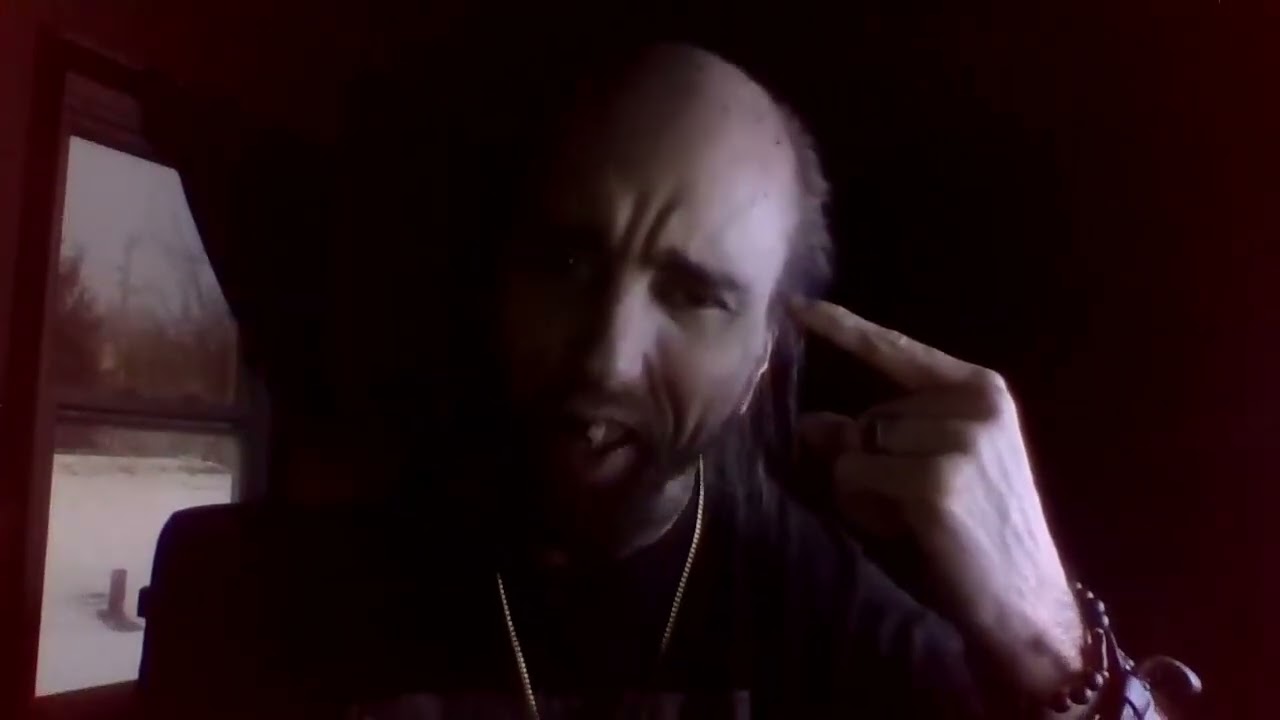 Cyraxx live on YT. 