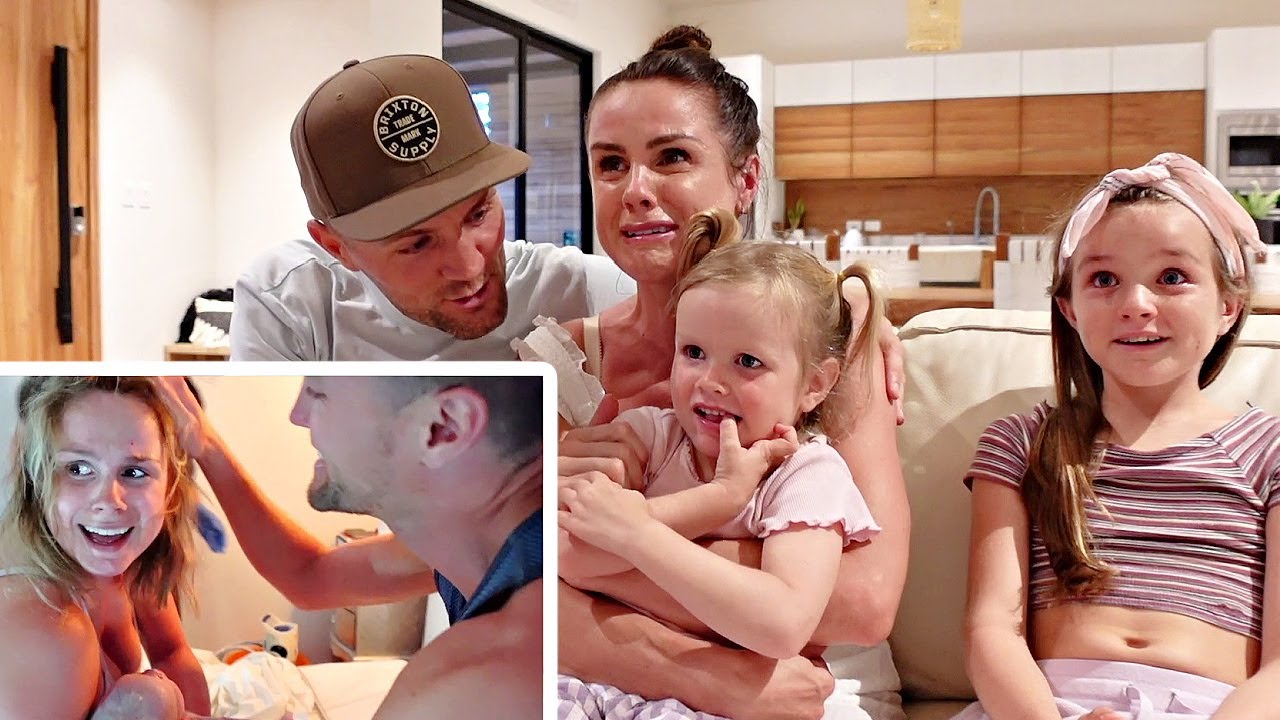 Трёхлетняя девочка отреагировала на видео о своих родах | Family Fizz