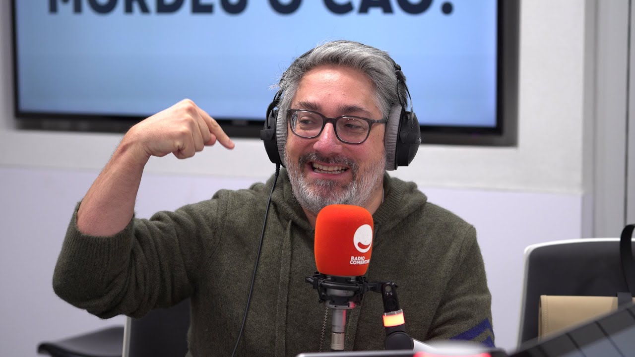 Rádio Comercial | Nunca a inteligência foi tão artificial - O Homem Que Mordeu o Cão