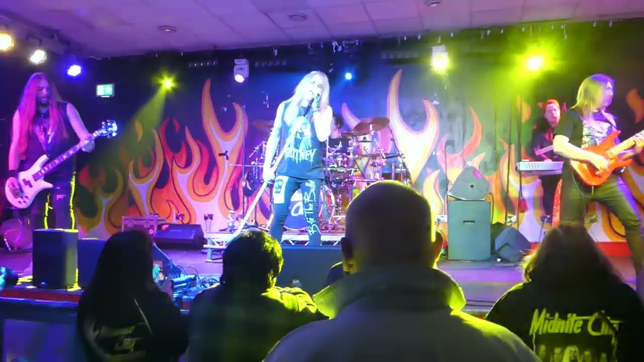 Midnite City  - Worth Fighting For, live Yardbirds Grimsby 22.01.26