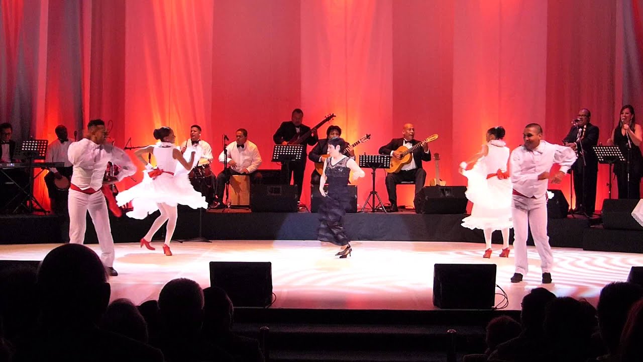Cecilia Barraza en Toro Mata (Carlos "Caitro" Soto de la Colina)