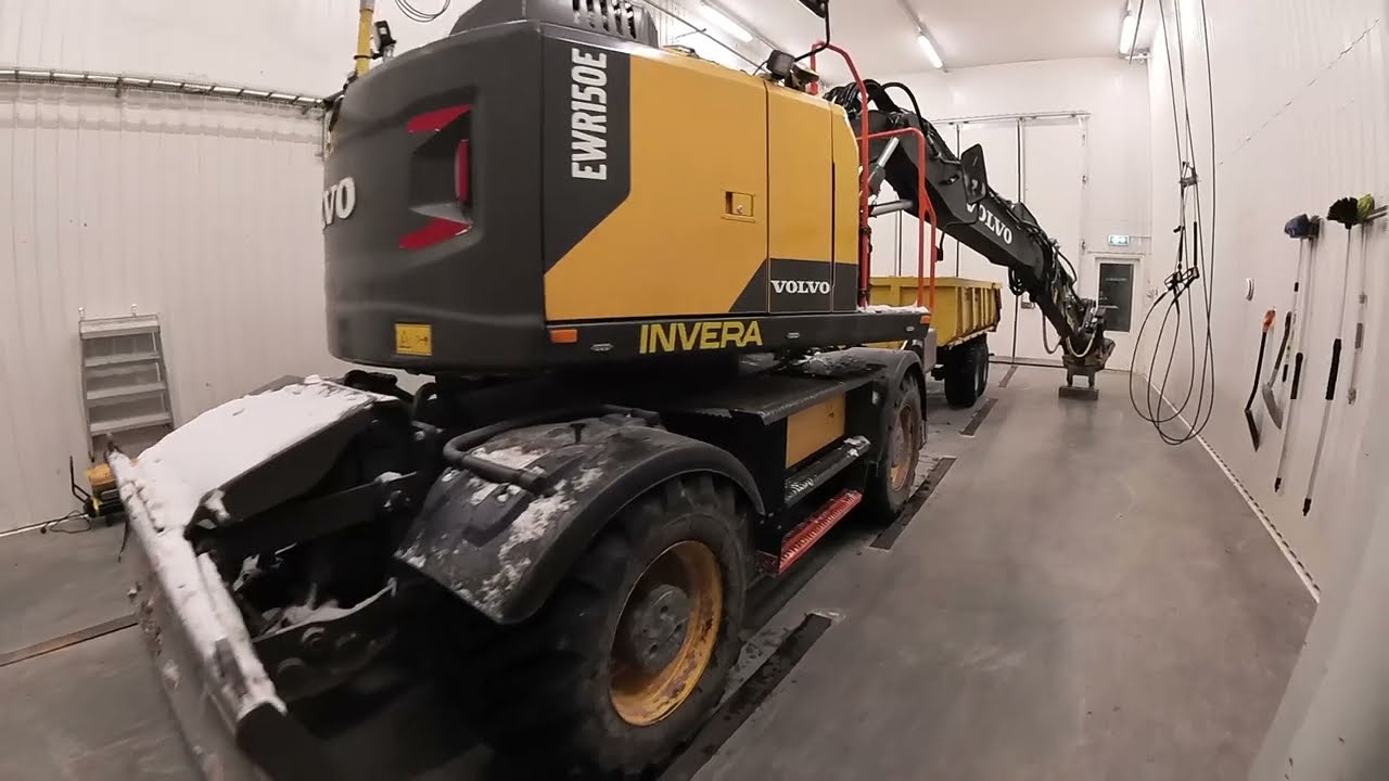 huolto ja pesu. maintenance and washing. volvo ewr 150E