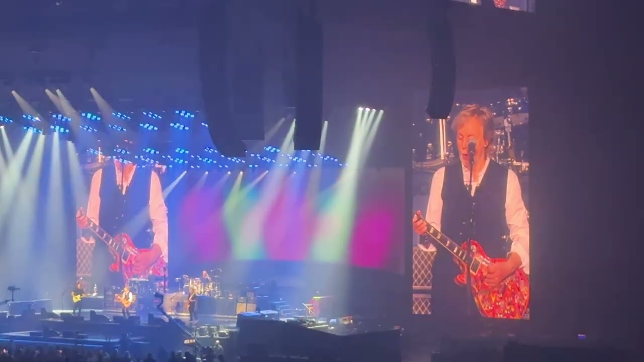 Paul McCartney Paris 4 dec 2024 I’ve got a feeling.