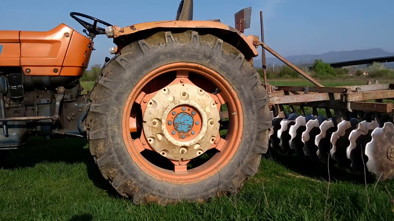 Tractor VLOG U 445 la discuit