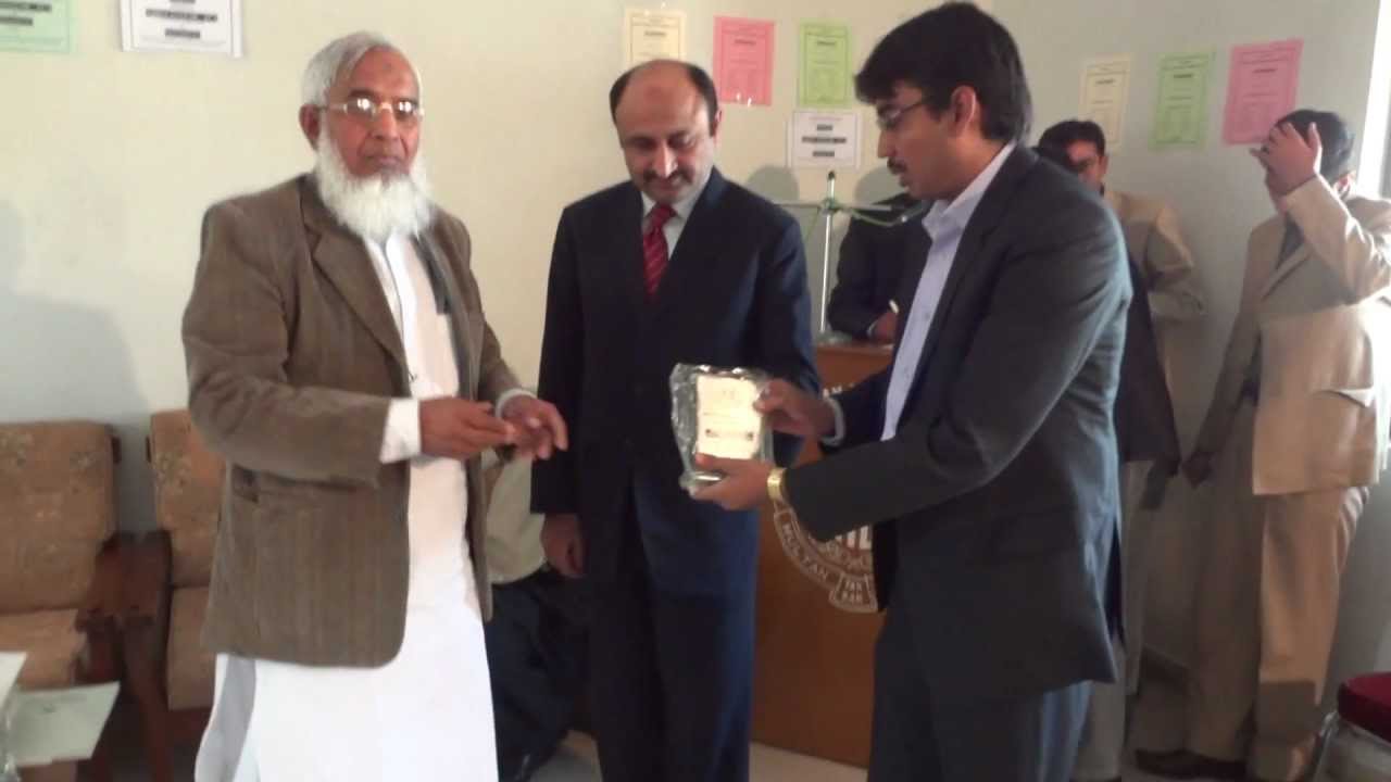 MTBA AGM 2012 Sheild to Muhammad imran ghazi