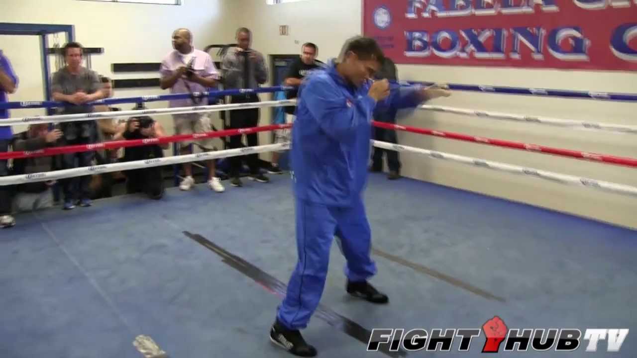 Marcos Maidana vs. Josesito Lopez- Maidana light shadow boxing