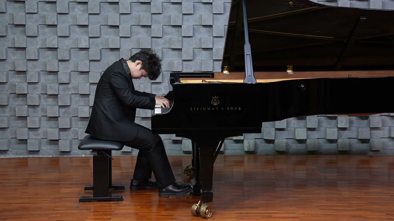 Sergei Rachmaninov: Six Momentes Musicaux, Op. 16 No. 4 in E minor (Presto)