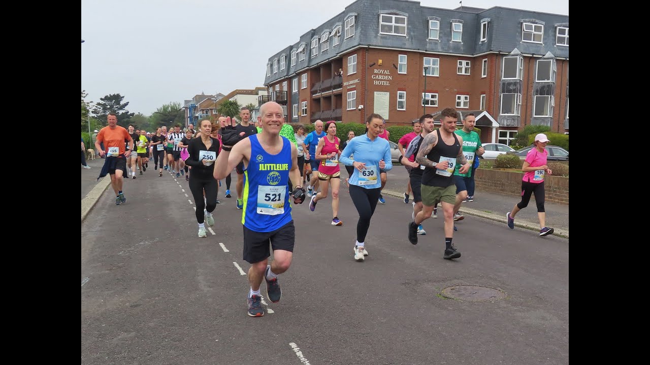 Bognor Prom 10k run start 2023