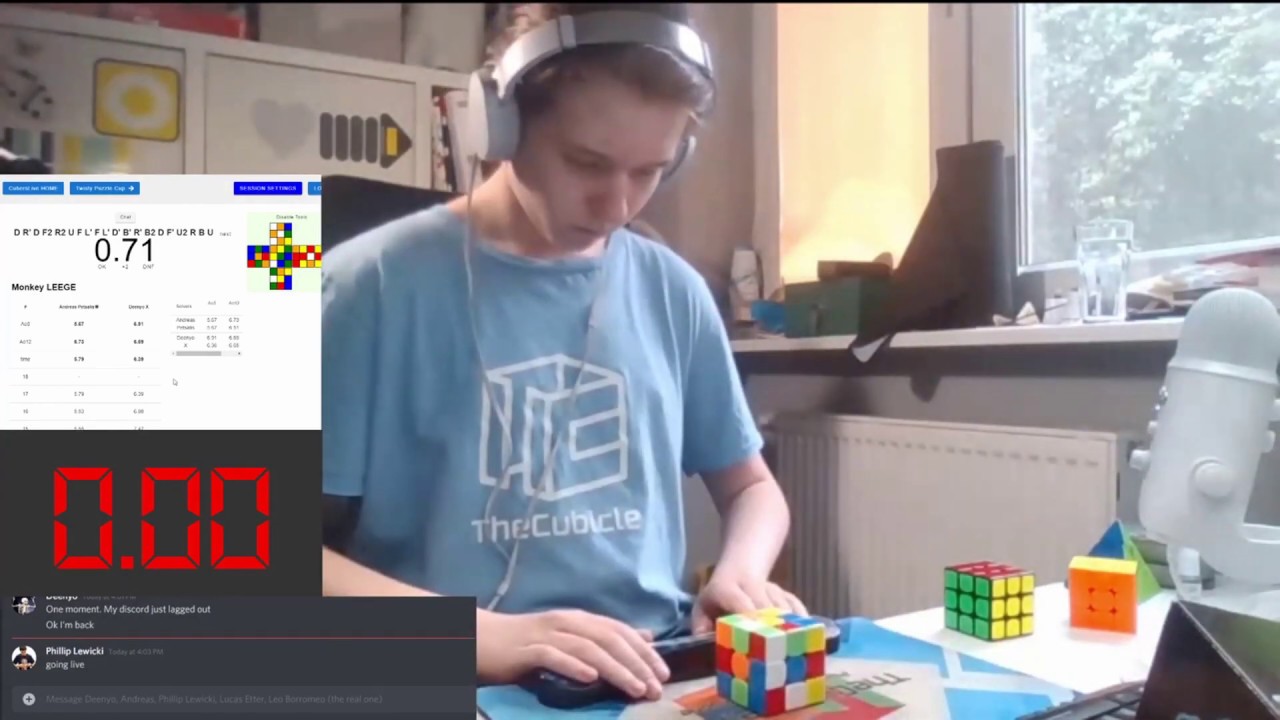 Fastest Recorded Rubik's Cube Average Of 5 Ever (at the time of recording)