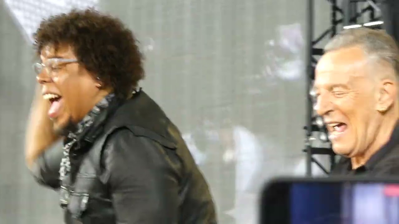 Bruce Springsteen Rosalita / Glory Days  Aug 9 2023 Wrigley Field Chicago nunupics