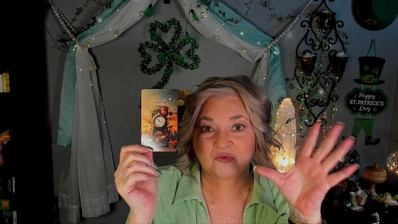 Дева – любовь спасает тебя... тебе решать, сказать ли «да»🚨😘 Гадание на Таро на 16-22 марта. Люби...