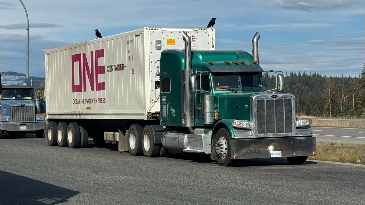 MORE COQUIHALLA TRUCK SPOTTING - 379 Train horn, 379 Jakes & more #truckspotting #peterbilt