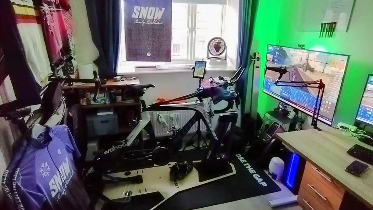 Zwift Cave: 5 second average power based lighting.