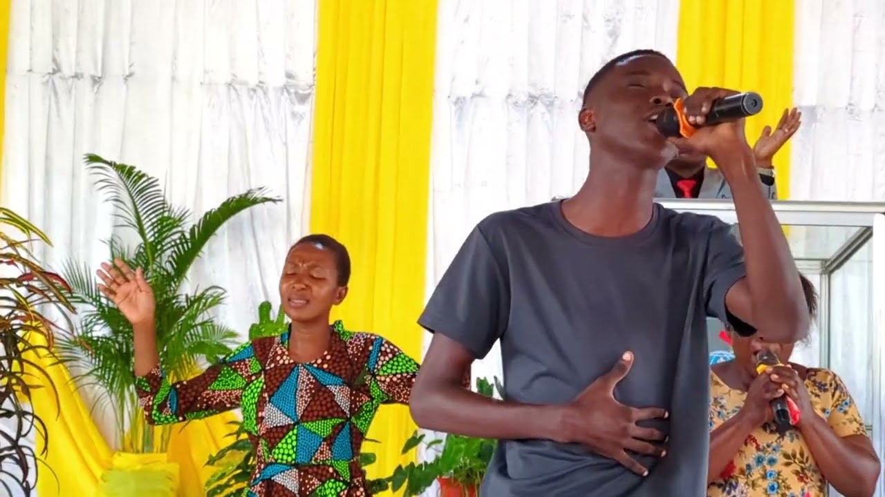 Hakika Mungu anastahili kuabudiwa