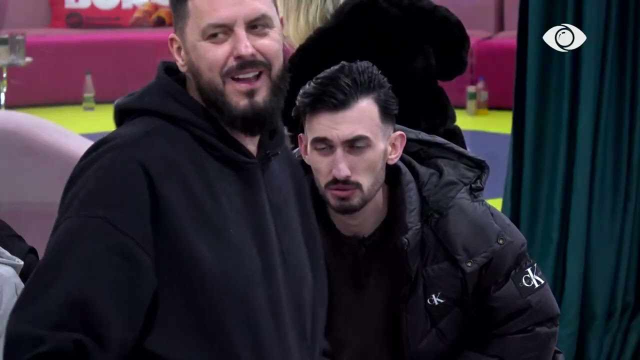 “Ti do më japësh mësim mua këtu?”/ Miri dhe Kristi vazhdojnë diskutimin e tyre në oborr - BBVA 5