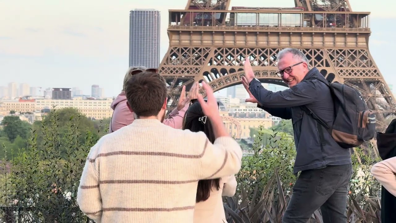Paris, ses rues et ses touristes &ndash; ses shootings en plein air et ses quais anim&eacute;s | Immersion en 4K
