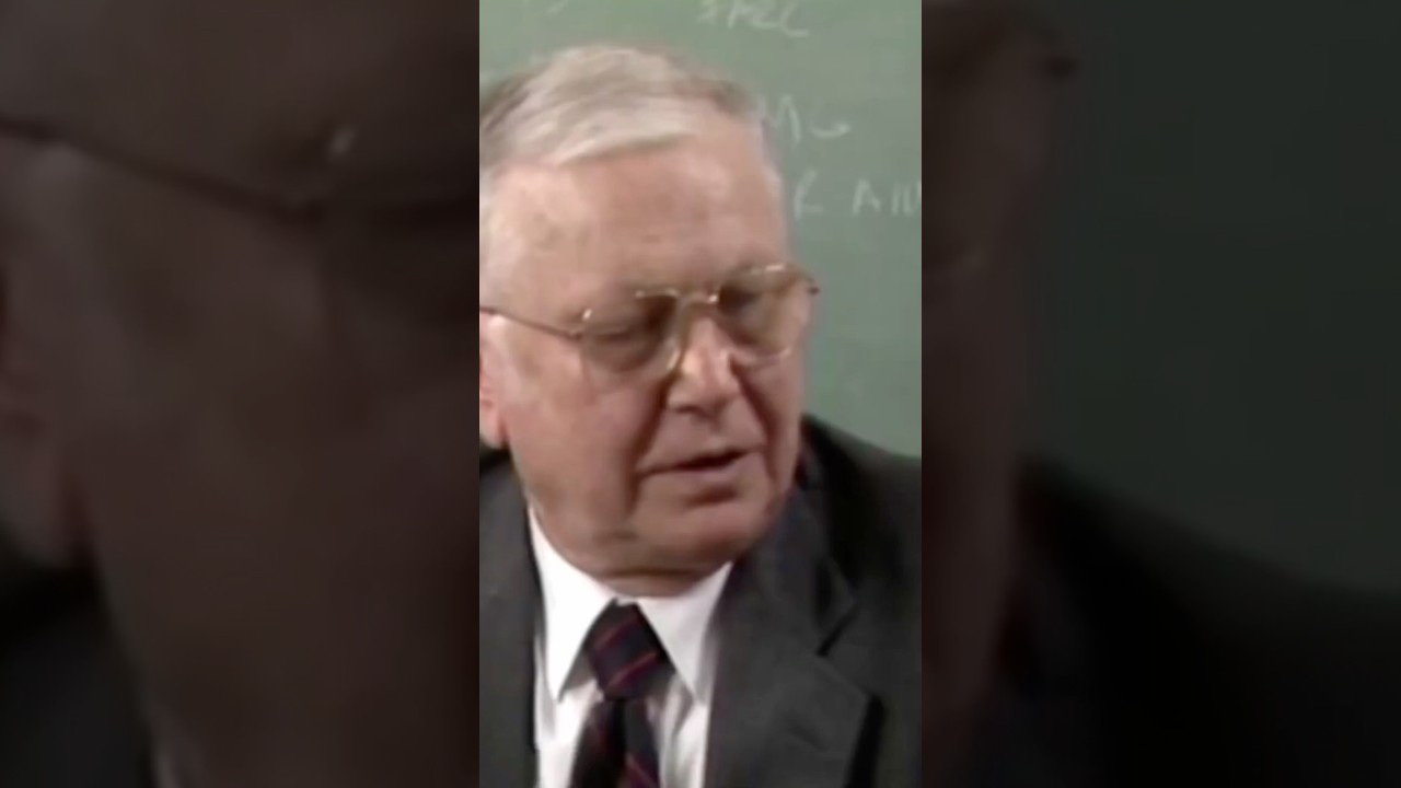 По мнению Юджина Стоунера, M16A2 был ухудшением