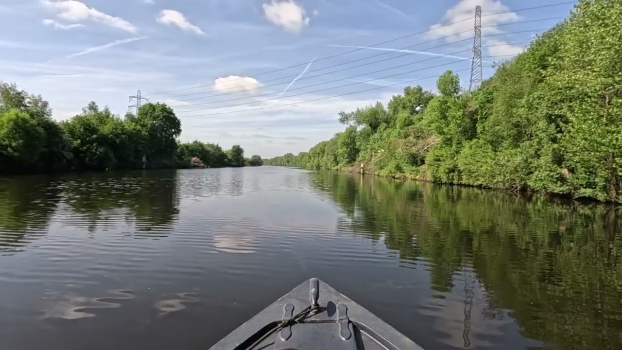 E36.3 || Manchester Ship Canal Real Time Narrowboat Journey Barton Locks to Irlam Viaduct