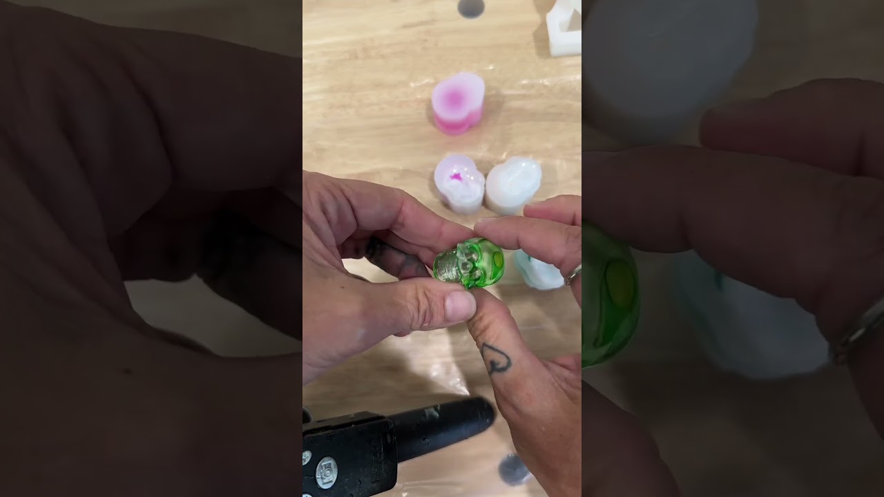 Using some leftover resin! No waste! #epoxy #resin #resinart #epoxyresin #resinartist