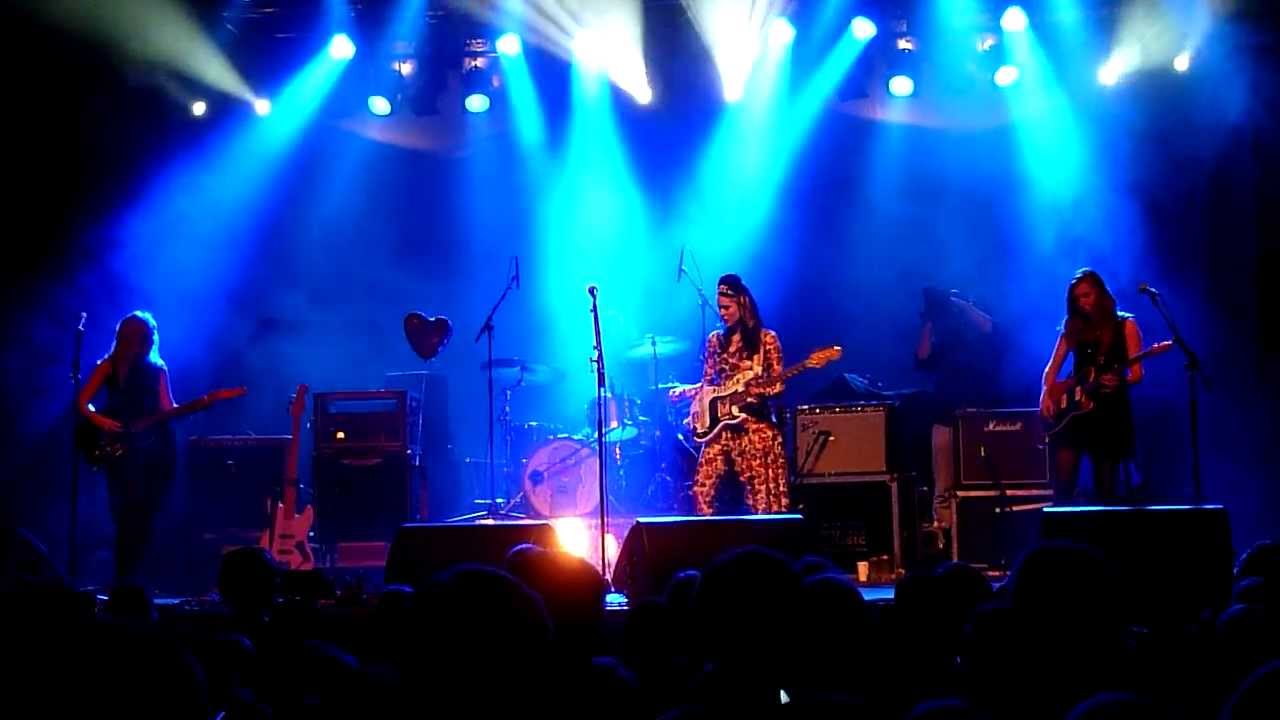Kate Nash - "Girl Gang" / "Underestimate the girl" - Live - Reeperbahn Festival Hamburg 2013