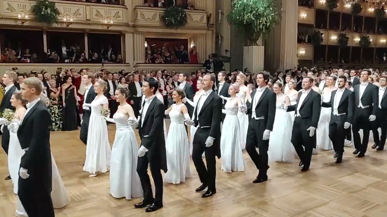 Opernball 2023 Debutantes promenade